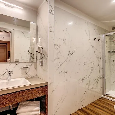 Al Manthia - Gruppo Trevi 4*