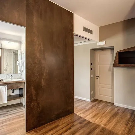 Al Manthia - Gruppo Trevi Рим