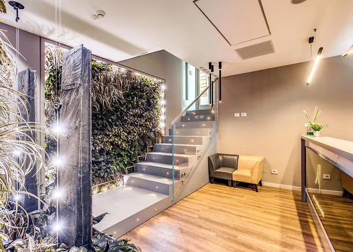 Al Manthia - Gruppo Trevi 4*